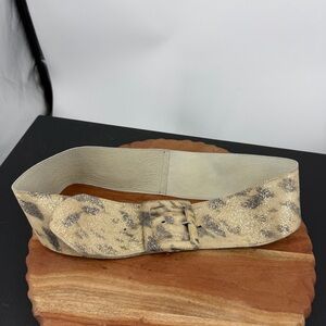 Hobo international leopard belt gold metallic sz M fits 30-34” waist